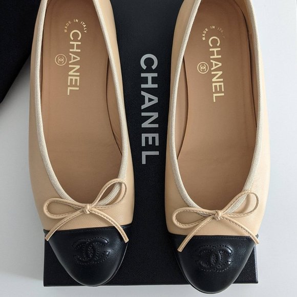 CHANEL Ballerinas in leather - Picture 5 of 12